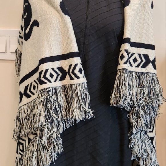 Trunk Up Elephant woven Black/Creme Shawl Collar Sleeveless Duster/Reversible - Picture 9 of 16